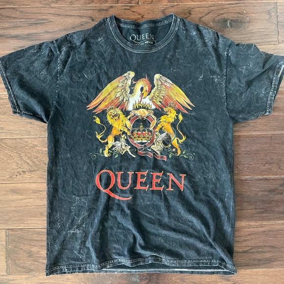Other - Official Queen Tshirt